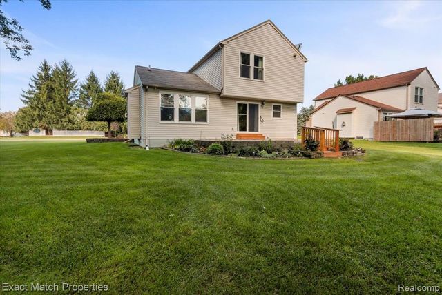 6456 Mcclelland Road, Holly, MI 48442