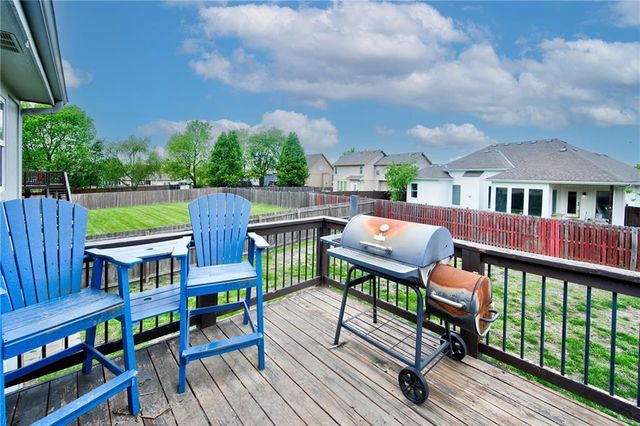 428 Madison Creek Drive, Raymore, MO 64083