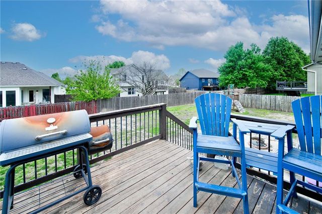 428 Madison Creek Drive, Raymore, MO 64083