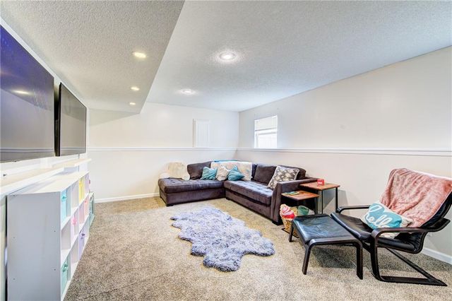 428 Madison Creek Drive, Raymore, MO 64083