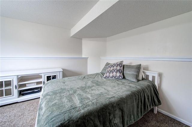 428 Madison Creek Drive, Raymore, MO 64083