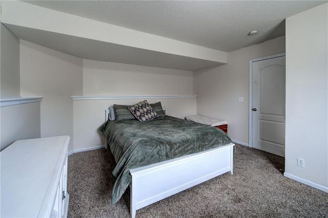 428 Madison Creek Drive, Raymore, MO 64083