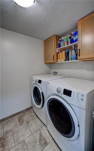 428 Madison Creek Drive, Raymore, MO 64083