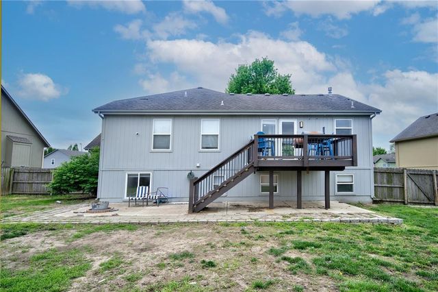 428 Madison Creek Drive, Raymore, MO 64083
