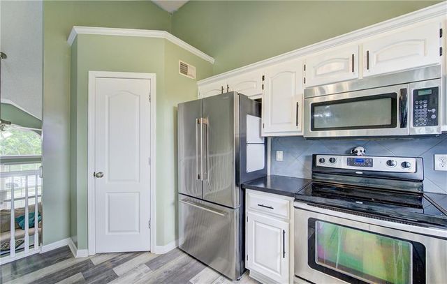 428 Madison Creek Drive, Raymore, MO 64083