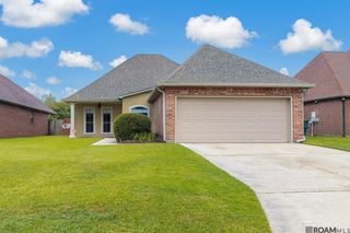 10067 Angela Dr, Denham Springs, LA 70706