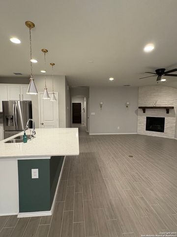 10587 Redstone View, San Antonio, TX 78254