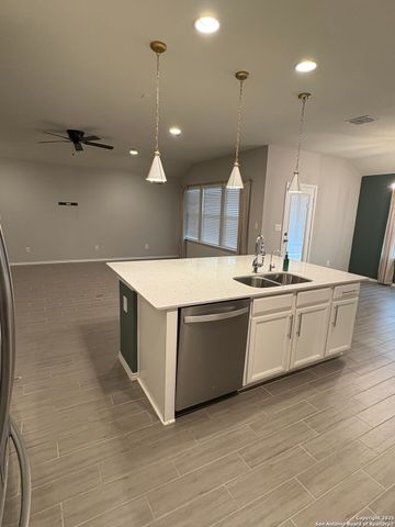 10587 Redstone View, San Antonio, TX 78254