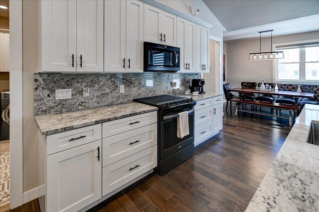 816 Damascus Trail, Cottage Grove, WI 53527