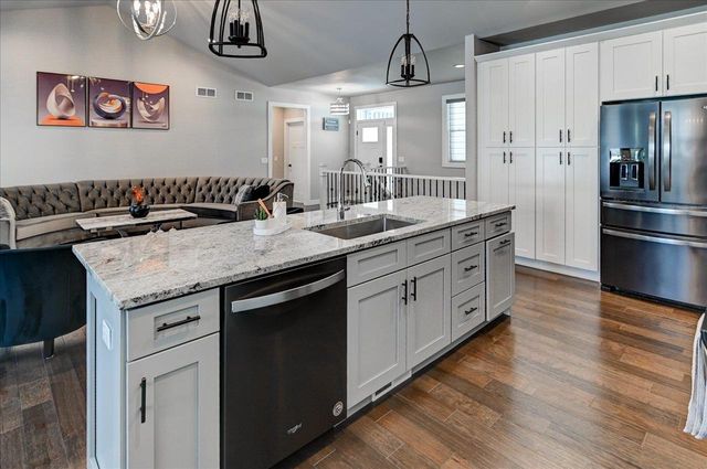 816 Damascus Trail, Cottage Grove, WI 53527