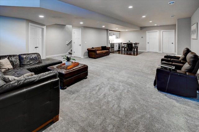 816 Damascus Trail, Cottage Grove, WI 53527