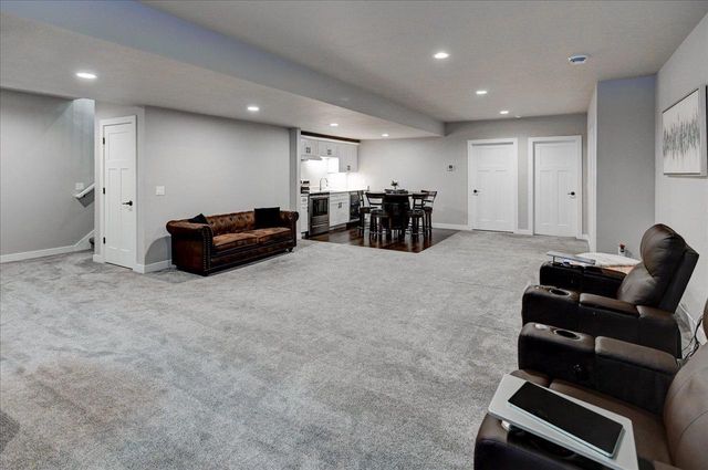 816 Damascus Trail, Cottage Grove, WI 53527