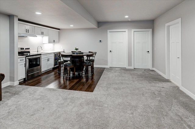 816 Damascus Trail, Cottage Grove, WI 53527