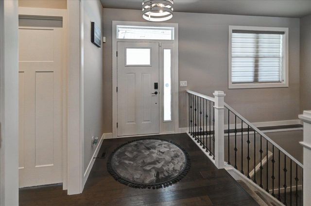 816 Damascus Trail, Cottage Grove, WI 53527