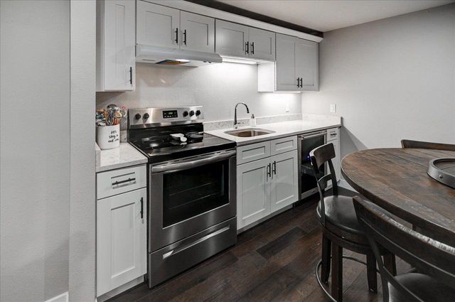 816 Damascus Trail, Cottage Grove, WI 53527