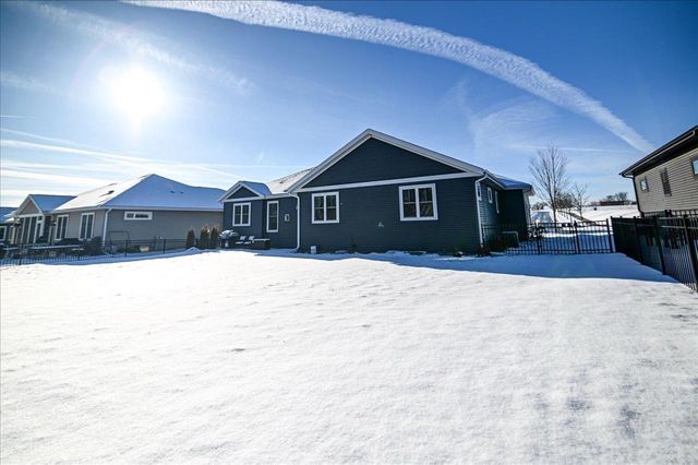 816 Damascus Trail, Cottage Grove, WI 53527