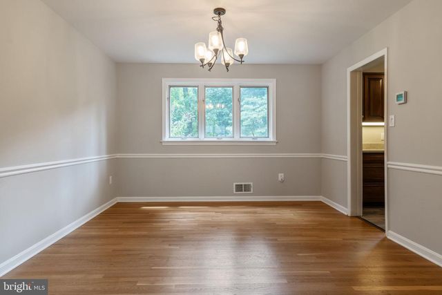 4126 LENOX DR, Fairfax, VA 22032