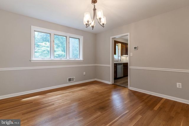 4126 LENOX DR, Fairfax, VA 22032
