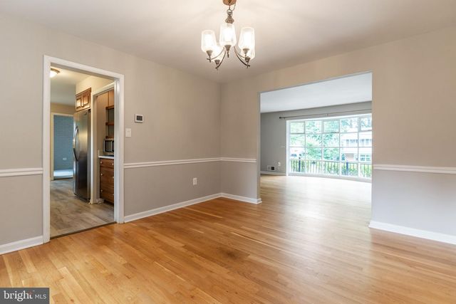 4126 LENOX DR, Fairfax, VA 22032