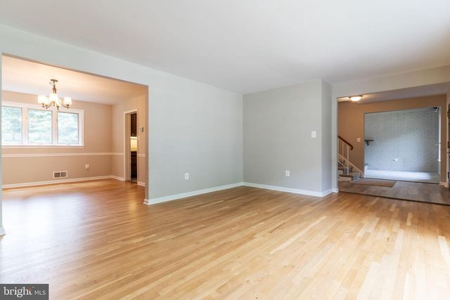 4126 LENOX DR, Fairfax, VA 22032