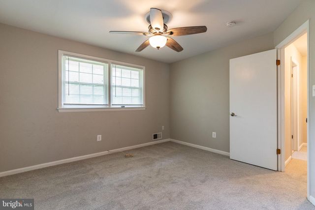 4126 LENOX DR, Fairfax, VA 22032