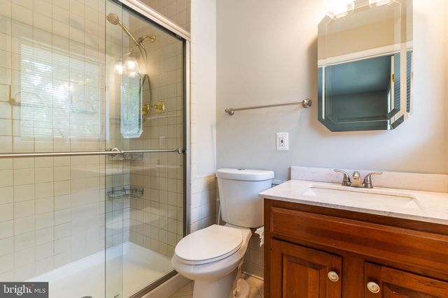 4126 LENOX DR, Fairfax, VA 22032