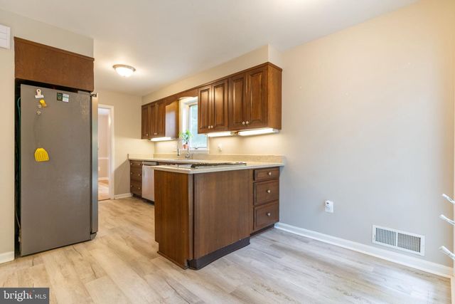 4126 LENOX DR, Fairfax, VA 22032