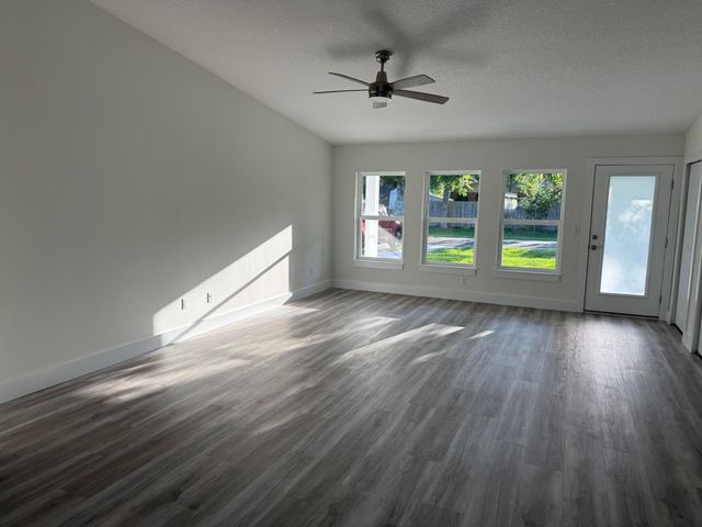 101 Lobelia Rd, St Augustine, FL 32086