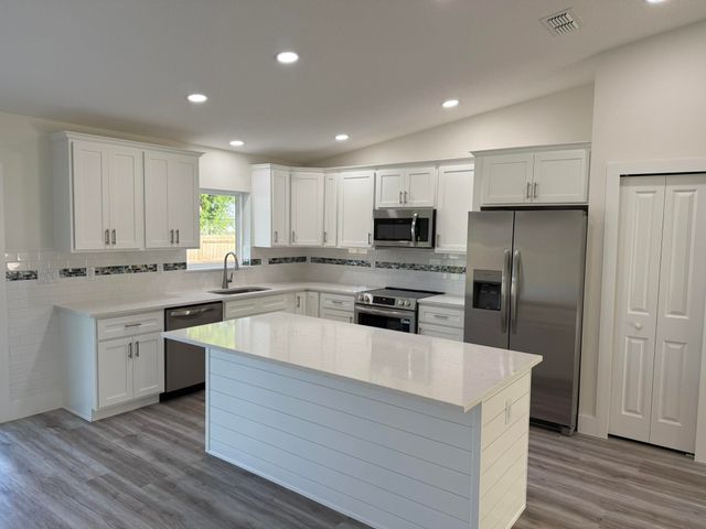 101 Lobelia Rd, St Augustine, FL 32086
