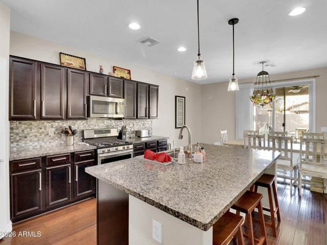 1866 E RAVENSWOOD Drive, Gilbert, AZ 85298