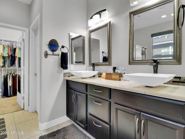 1866 E RAVENSWOOD Drive, Gilbert, AZ 85298