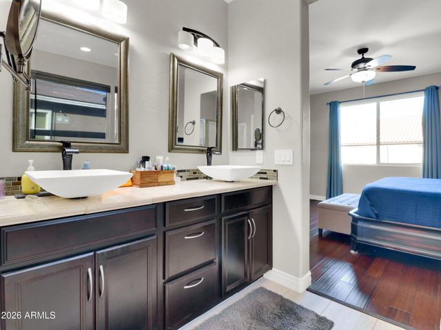 1866 E RAVENSWOOD Drive, Gilbert, AZ 85298