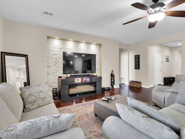 1866 E RAVENSWOOD Drive, Gilbert, AZ 85298