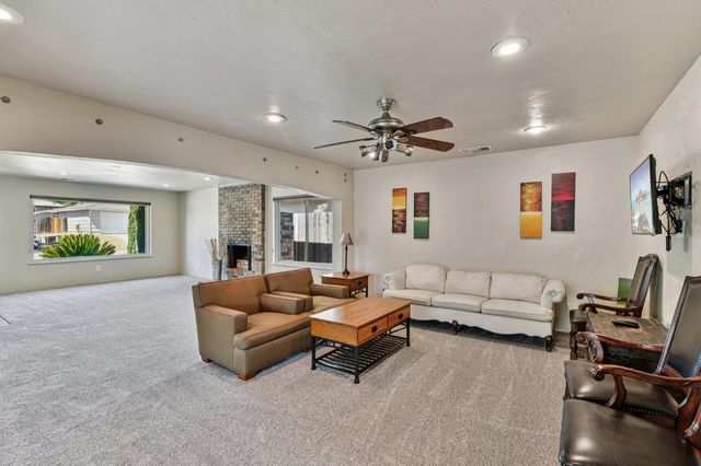 5924 Meghan Way, Sacramento, CA 95842