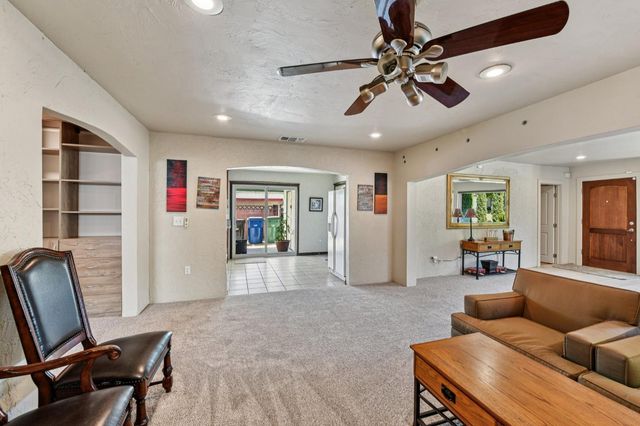 5924 Meghan Way, Sacramento, CA 95842