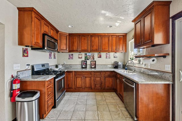 5924 Meghan Way, Sacramento, CA 95842