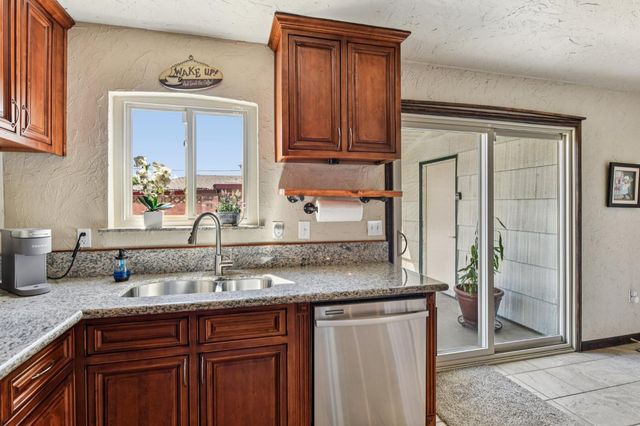 5924 Meghan Way, Sacramento, CA 95842