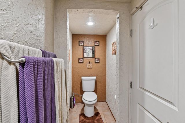 5924 Meghan Way, Sacramento, CA 95842