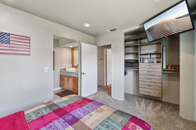 5924 Meghan Way, Sacramento, CA 95842