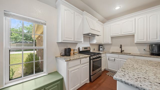 308 E 8th Street, Kaufman, TX 75142