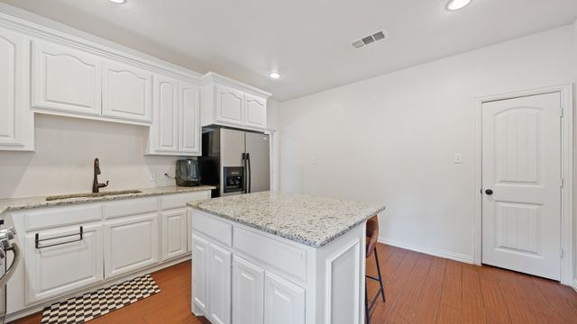 308 E 8th Street, Kaufman, TX 75142