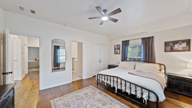 308 E 8th Street, Kaufman, TX 75142