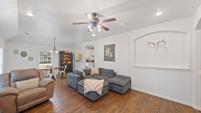 308 E 8th Street, Kaufman, TX 75142