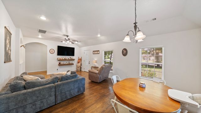 308 E 8th Street, Kaufman, TX 75142
