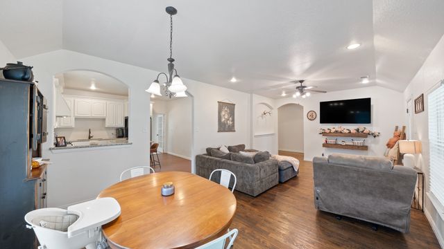 308 E 8th Street, Kaufman, TX 75142