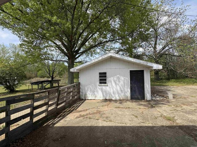 1212 Highway 31, Romance, AR 72136