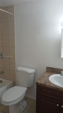 3610 NW 21st Street 313, Lauderdale Lakes, FL 33311