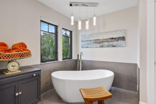 10438 Prestwick Road, Boynton Beach, FL 33436