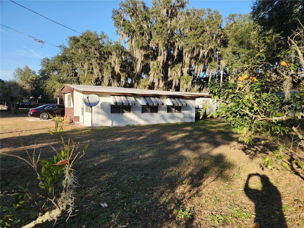 Image 2 of property listing at 110 SHADY LANE, Satsuma, FL 32189