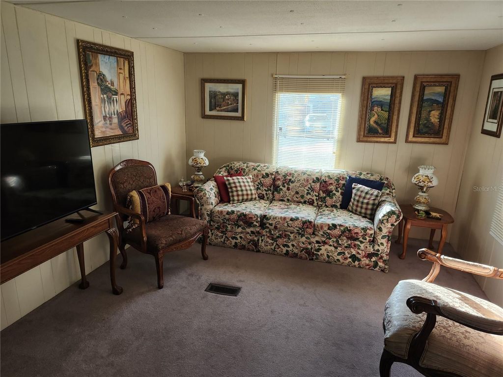 Image 13 of property listing at 110 SHADY LANE, Satsuma, FL 32189